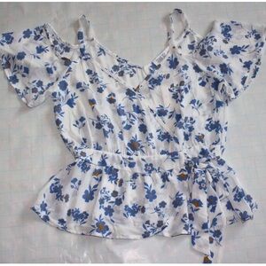 Sienna Sky Cold-Shoulder V- Neck Cropped Blouse Size M